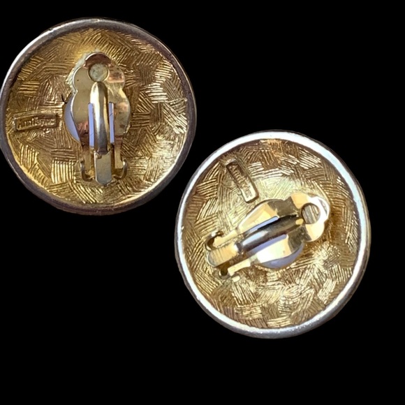 Vintage ANN TAYLOR Black Enamel Gold Plated Faux Pearl Clip On Earrings Jewelry - Picture 5 of 5